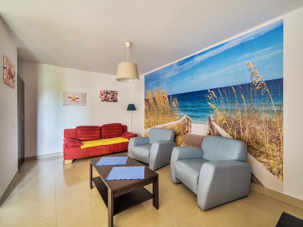 Malibu Apartment *
